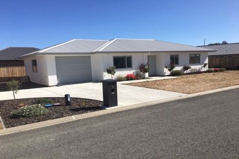 Photo of property in 18 Tarata Grove, Lansdowne, Masterton, 5810