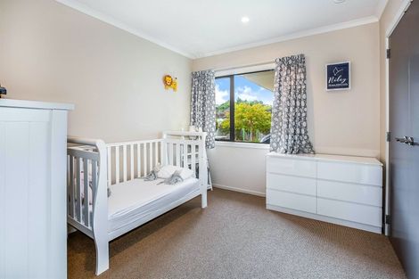 Photo of property in 45 Te Puia Drive, Aotea, Porirua, 5024