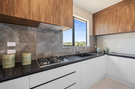 Photo of property in 8 Lumber Rise, Swanson, Auckland, 0614