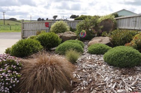 Photo of property in 2 Neva Street, Fortrose, Invercargill, 9875