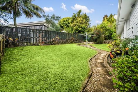 Photo of property in 92 Awaruku Road, Torbay, Auckland, 0630