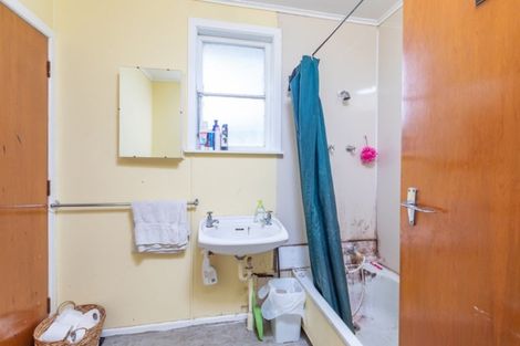 Photo of property in 106 Arahura Crescent, Waitangirua, Porirua, 5024