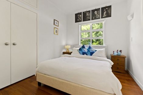 Photo of property in 1/15 Sylvan Park Avenue, Milford, Auckland, 0620