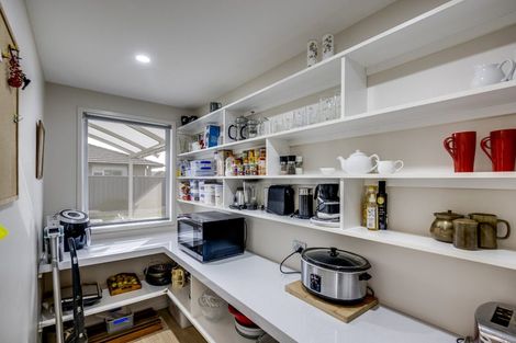 Photo of property in 52 Orotu Drive, Poraiti, Napier, 4112