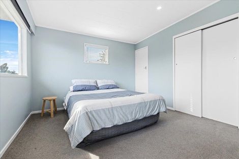 Photo of property in 12 Takarei Terrace, Mokau, 4376
