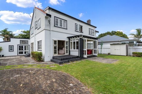 Photo of property in 15 Williams Street, Tauranga, 3110