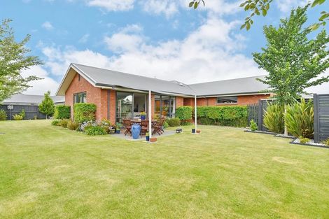 Photo of property in 16 Chestnut Place, Rangiora, 7400