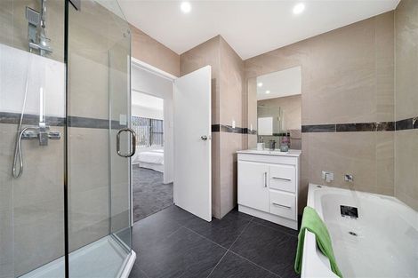 Photo of property in 65 Hetherington Road, Ranui, Auckland, 0612