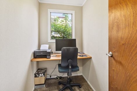 Photo of property in 32 Kinloch Place, Papakowhai, Porirua, 5024