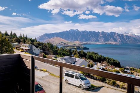 Photo of property in 116a Wynyard Crescent, Fernhill, Queenstown, 9300
