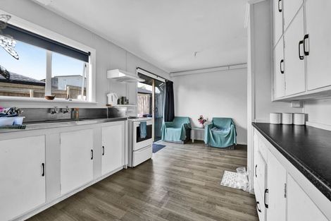 Photo of property in 22 Cook Street, Marfell, New Plymouth, 4310