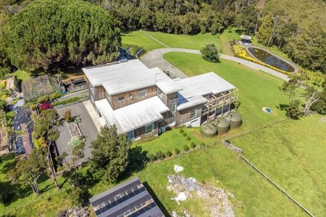 Photo of property in 42 Merewhira Road, Paremoremo, Albany, 0793