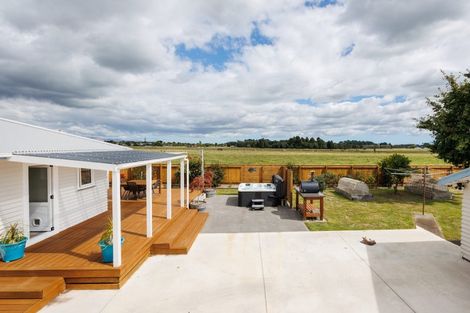 Photo of property in 42 Peters Avenue, Cloverlea, Palmerston North, 4412