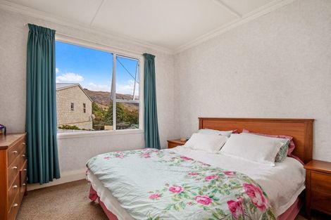 Photo of property in 30 Branxholm Street, Roxburgh, 9500