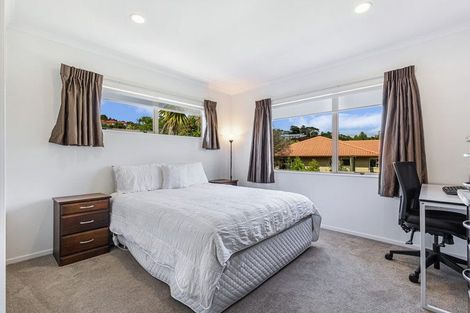 Photo of property in 54 Black Teal Close, Unsworth Heights, Auckland, 0632