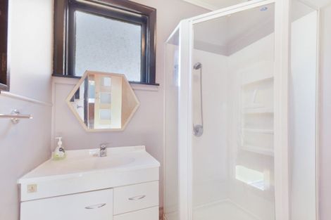 Photo of property in 103 Waikawa Road, Picton, 7220