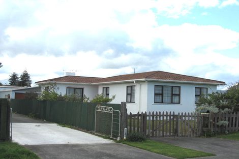 Photo of property in 1 Arawa Place, Castlecliff, Whanganui, 4501