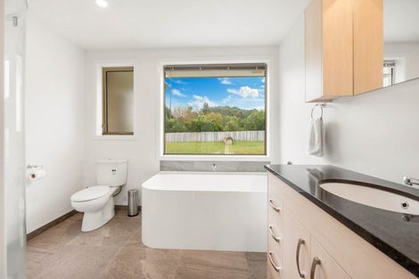 Photo of property in 6 Kanuka Grove, Kinloch, Taupo, 3377