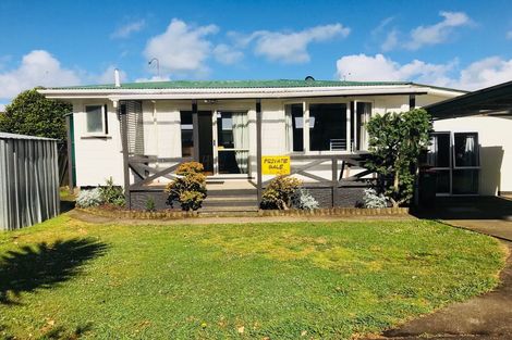 Photo of property in 13 Blanes Road, Weymouth, Auckland, 2103