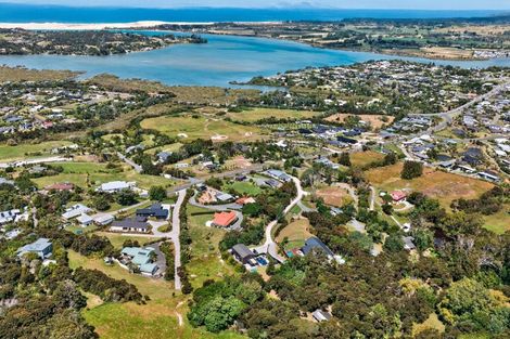 Photo of property in 2 Cambridge Lane, Mangawhai, 0505