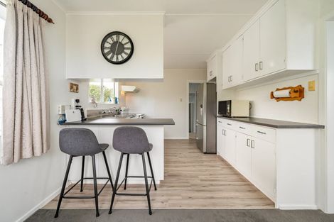 Photo of property in 6 Eastview Grove, Normandale, Lower Hutt, 5010