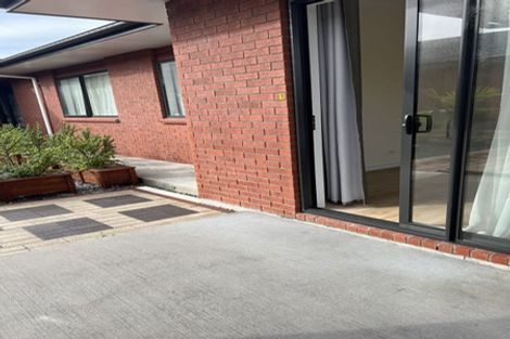 Photo of property in 12 Te Awa Place, Red Beach, 0932