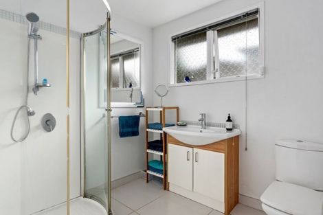 Photo of property in 3 Scott Road, Stanmore Bay, Whangaparaoa, 0932