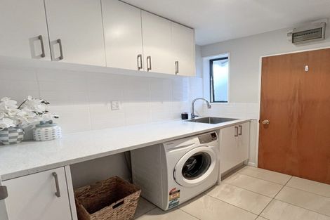 Photo of property in 3/118a Sawyers Arms Road, Northcote, Christchurch, 8052