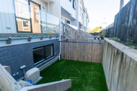 Photo of property in 5/7 Glen Road, Ranui, Auckland, 0612
