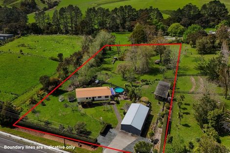 Photo of property in 1187 Peak Road, Helensville, 0875