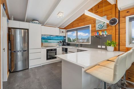 Photo of property in 6 Winderton Way, Pauanui, Hikuai, 3579