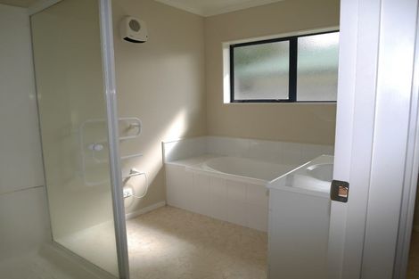 Photo of property in 108 Weggery Drive, Waikanae Beach, Waikanae, 5036