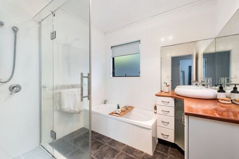 Photo of property in 14b Pokapu Place, Bethlehem, Tauranga, 3110