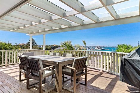 Photo of property in 23d Stanley Point Road, Stanley Point, Auckland, 0624