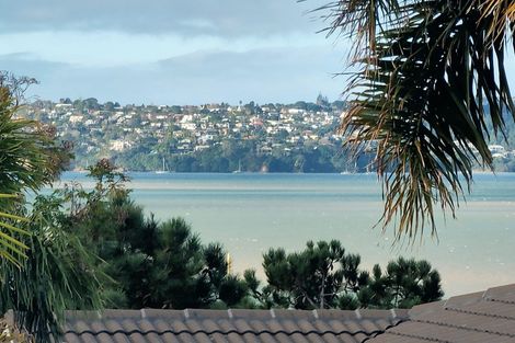 Photo of property in 27 Mansion Court, West Harbour, Auckland, 0618