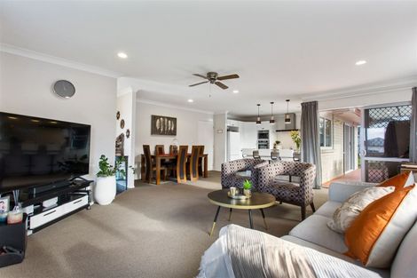 Photo of property in 3 Martin Jugum Lane, Ranui, Auckland, 0612