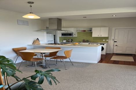 Photo of property in 11 Fairview Crescent, Kelburn, Wellington, 6012