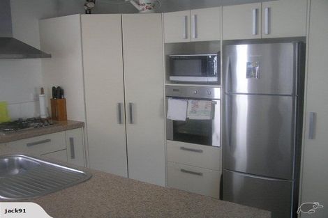 Photo of property in 5a Simons Street, Moturoa, New Plymouth, 4310