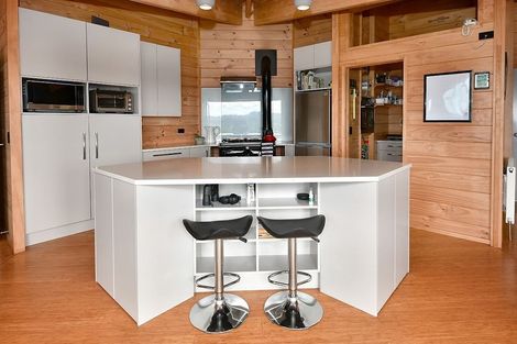 Photo of property in 4 Kanuka Road, Sandspit, Warkworth, 0982