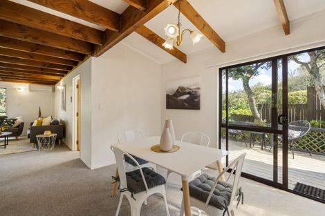 Photo of property in 5/8 West Lynn Road, Titirangi, Auckland, 0604