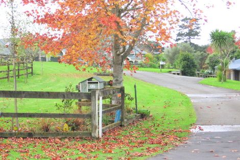 Photo of property in 17 Manon Crescent, Greenhithe, Auckland, 0632