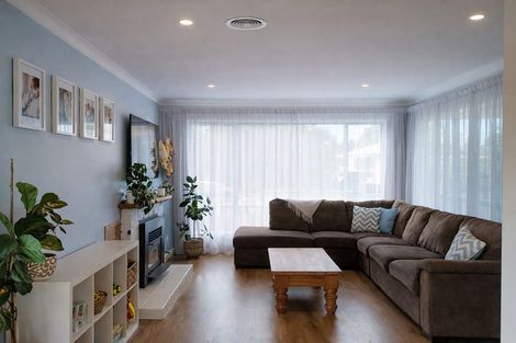 Photo of property in 9 Shanly Street, Waipawa, 4210