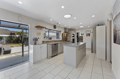 Photo of property in 8 Routley Crescent, Elderslea, Upper Hutt, 5018