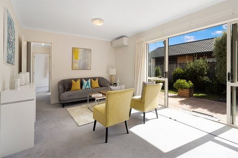 Photo of property in 20 Ryehill Close, New Lynn, Auckland, 0600