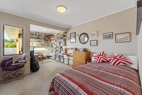 Photo of property in 6 Queens Road, Waikanae Beach, Waikanae, 5036