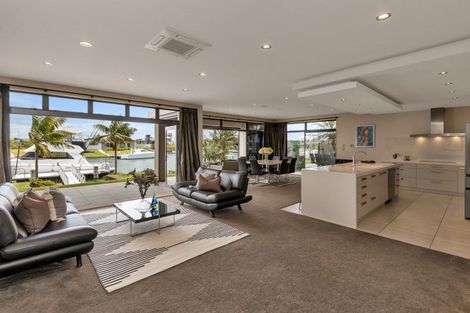 Photo of property in 12 Rauiri Drive, One Tree Point, 0118