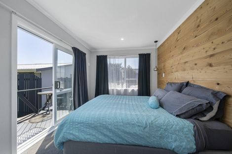 Photo of property in 5 Walton Road, Paraparaumu Beach, Paraparaumu, 5032