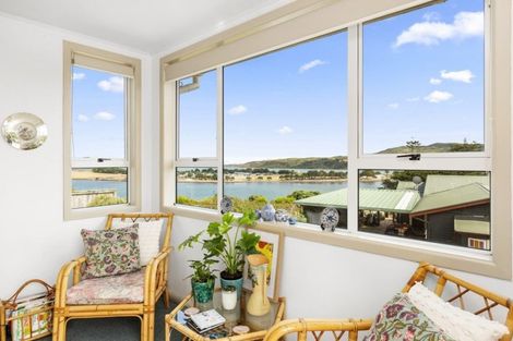 Photo of property in 9 Helen Place, Raglan, 3225