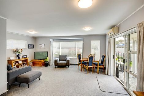 Photo of property in 2/2 Anzac Avenue, Onekawa, Napier, 4110