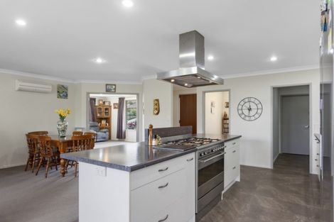 Photo of property in 16 Haden Place, Omokoroa, 3114